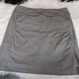 Jockey gray ladies golf skort with pockets size Medium